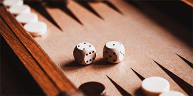 پرونده:Backgammon game.jpg